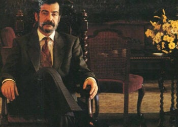 «Γιώργος Γεννηματάς: Ο κύριος 56%». Η φωτογραφία του Γιώργου Μονογιούδη, ο τίτλος από το περιοδικό «Γυναίκα» όπου δόθηκε η συνέντευξη (πηγή: Ίδρυμα Κωνσταντίνου Σημίτη»)