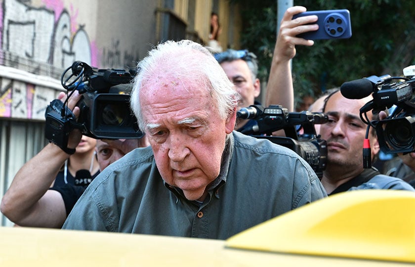 Ο Αλέξανδρος Γιωτόπουλος επιβιβάζεται σε ταξί προκειμένου να μεταβεί σε σωφρονιστικό κατάστημα, Δευτέρα 15 Ιουνίου 2026 (φωτ.: EUROKINISSI / Τατιάνα Μπόλαρη)
