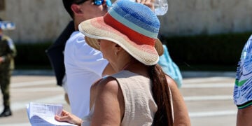 Μέτρα προστασίας για τη ζέστη στο κέντρο της Αθήνας (φωτ.: EUROKINISSI / Γιάννης Παναγόπουλος)