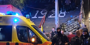 Το σημείο όπου βράθηκε νεκρός ο άνδρας, στη συμβολή των οδών Καλλιδρομίου και Εμμ. Μπενάκη (φωτ.: EUROKINISSI / Γιάννης Παναγόπουλος)