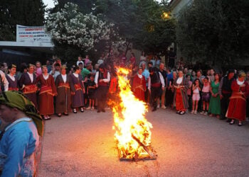 Η φωτιά του Κλήδονα στο Σκοπευτήριο της Καισαριανής. Τετάρτη 24 Ιουνίου 2026 (φωτ.:  Facebook / Μικρασιατικός Σύλλογος Καισαριανής)