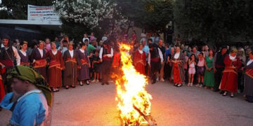 Η φωτιά του Κλήδονα στο Σκοπευτήριο της Καισαριανής. Τετάρτη 24 Ιουνίου 2026 (φωτ.:  Facebook / Μικρασιατικός Σύλλογος Καισαριανής)