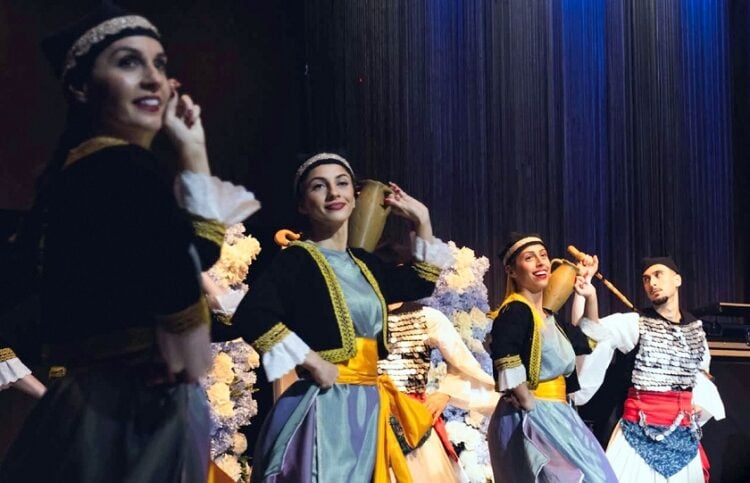 (Φωτ.: Facebook/Manasis School of Greek Dance and Culture)