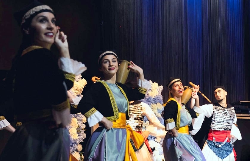 (Φωτ.: Facebook/Manasis School of Greek Dance and Culture)