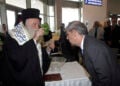 Ο μητροπολίτης Κυθήρων και Αντικυθήρων Σεραφείμ κατά την επίσημη τελετή μετονομασίας του αεροδρομίου των Κυθήρων σε «Αλέξανδρος Αριστοτέλης Ωνάσης». 5 Οκτωβρίου 2014 (φωτ.: EUROKINISSI / Χρήστος Μπόνης)