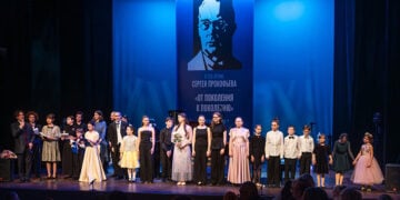 Μετά το τέλος του 5ου Φεστιβάλ Κλασικής Μουσικής «Από γενιά σε γενιά»  (φωτ.: Facebook / Πρεσβεία της Ελλάδας στη Μόσχα﻿)