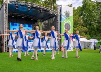 Στιγμιότυπο από το φεστιβάλ ελληνικού πολιτισμού «Πανηγύρι», στο Κίεβο. Σάββατο 30 Μαΐου 2026 (φωτ.: Facebook / Федерація грецьких товариств України)