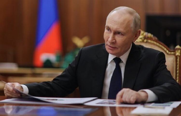 (Φωτ.: ertnews.gr/ Mikhail Metzel/Sputnik, Kremlin Pool Photo via AP)