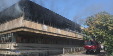 Πυρκαγιά σε χώρο εργοστασίου σε περιοχή του δήμου Αιγάλεω (φωτ.: EUROKINISSI / Σωτήρης Δημητρόπουλος)