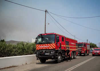 Όχημα των Ρουμάνων πυροσβεστών που συμμετείχαν στην κατάσβεση της μεγάλης φωτιάς στη Ρόδο τον Ιούλιο του 2023 (φωτ.: EUROKINISSI / Αργύρης Μαντικός)