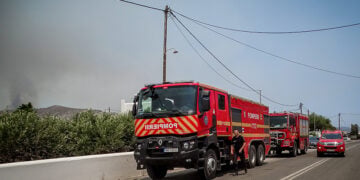 Όχημα των Ρουμάνων πυροσβεστών που συμμετείχαν στην κατάσβεση της μεγάλης φωτιάς στη Ρόδο τον Ιούλιο του 2023 (φωτ.: EUROKINISSI / Αργύρης Μαντικός)