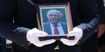 Εξόδιος ακολουθία του Γιώργου Σουφλιά στο κοιμητήριο Παπάγου, Δευτέρα 8/6/2026 (φωτ.: EUROKINISSI / Γιάννης Παναγόπουλος)