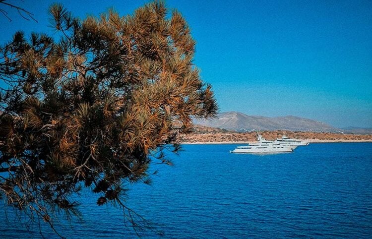 Θαλασσινη καλοκαιρινή εικόνα (φωτ.: EUROKINISSI / Γιώργος Κονταρίνης)
