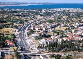Προχωρούν τα έργα του Flyover. Εικόνα από την κατεδάφιση του δεύτερου κλάδου της γέφυρας Πανοράματος (φωτ.: Βασίλης Βερβερίδης / MOTION TEAM)