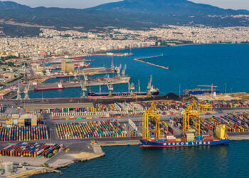 Από ψηλά, η 6η προβλήτα του λιμανιού της Θεσσαλονίκης 
(φωτ.: EUROKINISSI)