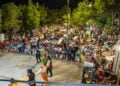 Μια μία ακόμα χρονιά η Πλατεία Πόντου στη Γλυφάδα γέμιζε ασφυκτικά για τα «Τραπεζούντεια». Παρασκευή 26 Ιουνίου 2026 (φωτ.: Facebook / Ένωση Ποντίων Γλυφάδας)