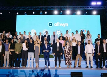 Στελέχη της Allwyn με εκπροσώπους της ΕΟΚ, της ΕΟΠΕ, της ΕΠΟ, της ΚΟΕ και του ΣΕΓΑΣ