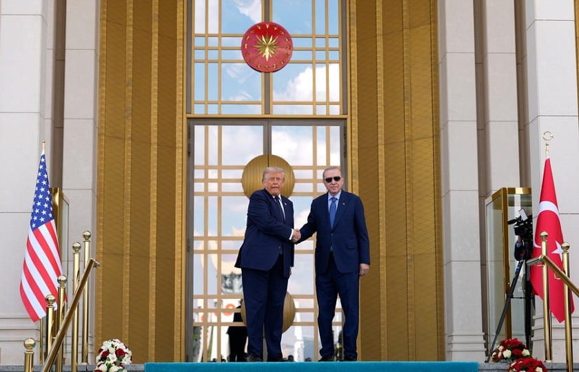 (Φωτ.: EPA/EMRAH GUREL/ POOL POOL PHOTO/ΑΠΕ ΜΠΕ)