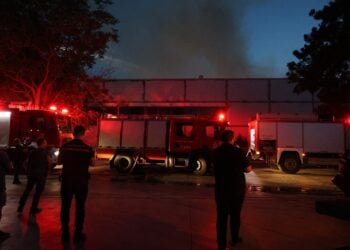 Πυρκαγιά σε χώρο κτιρίου του Μητροπολιτικού Πάρκου Γουδή (φωτ.: ΓΙΑΝΝΗΣ ΠΑΝΑΓΟΠΟΥΛΟΣ/EUROKINISSI)