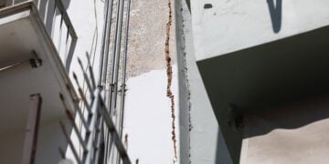 Εμφάνιση ρωγμών σε πολυκατοικίες στη Κυψέλη, στη περιοχή γύρω από το εργοτάξιο της επέκτασης της γραμμής 4 του Μετρό. Πέμπτη 16 Ιουλίου 2026    (φωτ.: ΔΑΝΑΗ ΔΑΥΛΟΠΟΥΛΟΥ/ EUROKINISSI)