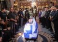 Εξόδιος Ακολουθία του πυροσβέστη Εμμανουήλ Στρατιδάκη που έπεσε εν ώρα καθήκοντος στη μεγάλη πυρκαγιά στη περιοχή του Ρεθύμνου, στον Ιερό Ναό Ευαγγελισμού της Θεοτόκου, στο Γερακάρι Αμαρίου (φωτ.: ΣΥΝΕΡΓΑΤΗΣ / EUROKINISSI)