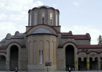 Το Πανελλήνιο Ιερό Προσκύνημα Παναγία Σουμελά στην Καστανιά Ημαθίας, όπου τελέστηκε τρισάγιο στη μνήμη των πυροσβεστών που έχασαν τη ζωή τους εν ώρα καθήκοντος (φωτ.: Lemur12 / Wikimedia Commons Attribution (CC BY))