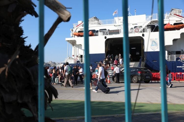 Στιγμιότυπο από το λιμάνι του Πειραιά. Αυξημένη η κίνηση στο λιμάνι (φωτ.: Δανάη Δαυλοπούλου / EUROKINISSI)