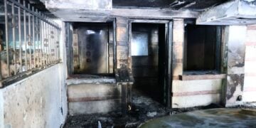 Εικόνα μετά από επίθεση με γκαζάκια, τα ξημερώματα της Δευτέρας, σε αυτοκίνητα στη Θεσσαλονίκη σε κατοικίες στελεχών της Νέας Δημοκρατίας (φωτ.: Ραφαήλ Γεωργιάδης/ EUROKINISSI)