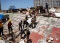 Μάχη με το χρόνο δίνουν τα συνεργεία διάσωσης που εξακολουθούν να αναζητούν επιζώντες
στη Βενεζουέλα (φωτ.: EPA/Ronald Pena R)
