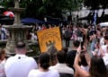 Το λάβαρο των «Ακριτών» στην κεντρική πλατεία Wupperfelder Markt, στην αγορά του Βούπερταλ (πηγή: Facebook / Ποντοκράτορας Τ.)