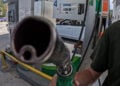 Στιγμιότυπο από πρατήριο καυσίμων στην Κέρκυρα.
(φωτ.: EUROKINISSI / Γιώργος Κονταρίνης)