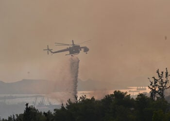 Από την πυρκαγιά στο Ποικίλο Όρος (φωτ.: EUROKINISSI / Τατιάνα Μπόλαρη)