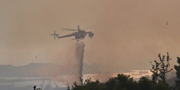 Από την πυρκαγιά στο Ποικίλο Όρος (φωτ.: EUROKINISSI / Τατιάνα Μπόλαρη)
