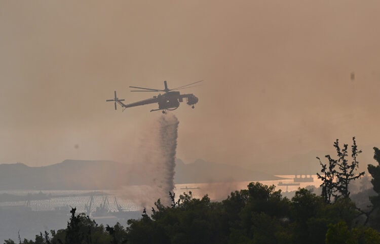 Από την πυρκαγιά στο Ποικίλο Όρος (φωτ.: EUROKINISSI / Τατιάνα Μπόλαρη)