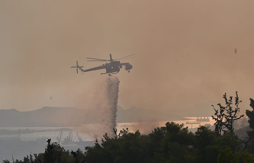 Από την πυρκαγιά στο Ποικίλο Όρος (φωτ.: EUROKINISSI / Τατιάνα Μπόλαρη)