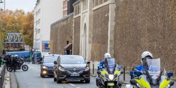 Εξωτερική άποψη της φυλακής La Santé στο Παρίσι, όπου βρέθηκε νεκρός το 2022 ο Ζαν-Λικ Μπρινέλ (φωτ.: EPA / Christophe Petit Tesson)