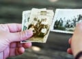 Στιγμιότυπο από το βιντεοκλίπ για το τραγούδι «Γουρπάνι σ', τουλουμόπο μ'» του Γιάννη Γκόσιου (πηγή: YouTube / 
Gkosios Official)