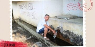 O Μιχάλης Καϊκουνίδης το 2007, στη βρύση του Ακτουβάν της Σαμψούντας – η πηγή ανήκε στην οικογένειά του (φωτ.: Αρχείο Μιχάλη Καϊκουνίδη)