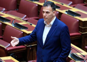 Ο Γιώργος Καραμέρος στη Βουλή, Παρασκευή 5 Ιουνίου 2026 (φωτ.: EUROKINISSI / Γιώργος Κονταρίνης)