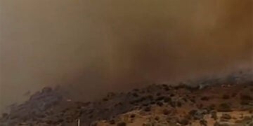 Καπνός από τη φωτιά στην Κρύα Βρύση Ρεθύμνου, Τετάρτη 29 Ιουλίου 2026 (φωτ.: Facebook / rethemnos.gr)