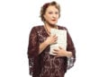 Η Ρένια Λουιζίδου στο ρόλο της Ελβίρας ντε Ιδάλγο, της σπουδαίας δασκάλας της Μαρίας Κάλλας