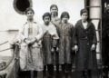 Ελληνίδες νύφες κατά την άφιξή τους στις ΗΠΑ το 1921 (φωτ.: Courtesy of the Statue of Liberty National Monument and Ellis Island, National Park Service, photo STLI 24332. Public Domain)