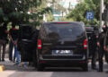 Στην Ευελπίδων οι συλληφθέντες για εμπρηστική επίθεση σε τραπεζικό κατάστημα της Marfin το 2010 (φωτ.: EUROKINISSI)