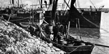 Vintage καρτ ποστάλ Μαριούπολης, περίπου 1900-1910 (φωτ.: Мариуполь — Пристань / Quai du Calmions/Public Domain)