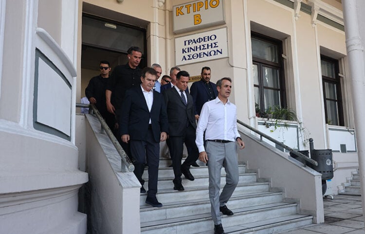 Ο Κυριάκος Μητσοτάκης στο Ιπποκράτειο Θεσσαλονίκης για να επισκεφθεί τους τραυματίες της εμπρηστικής επίθεσης στο σπίτια τριών στελεχών της Νέας Δημοκρατίας, και να ενημερωθεί για την κατάστασή τους. Τετάρτη 1 Ιουλίου 2026 (φωτ.: EUROKINISSI /Βασίλης Βερβερίδης)