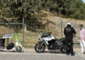 Έλεγχοι της Τροχαίας Αττικής σε αναβάτες ηλεκτρικών πατινιών για χρήση κράνους, οδήγηση υπό την επήρεια αλκοόλ και παραβάσεις των ορίων ταχύτητας (φωτ.: Γραφείο Τύπου ΓΑΔΑ)