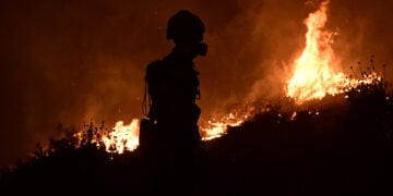 Από την πυρκαγιά στο Πόρτο Γερμενό (φωτ.: EUROKINISSI / Μιχάλης Καραγιάννης)
