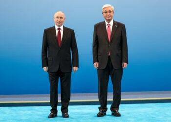 Πούτιν και Τοκάγεφ σε παλαιότερη συνάντησή τους (φωτ.: EPA / Alexander Kazakov)
