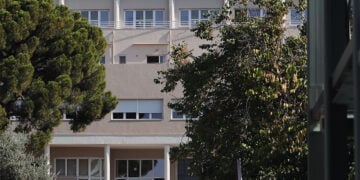 Η φωτιά ξεκίνησε από την Παθολογική Κλινική του Σισμανογλείου, στον Α' όροφο. Πέμπτη 9 Ιουλίου 2026 (φωτ.: EUROKINISSI  / Σωτήρης Δημητρόπουλος)