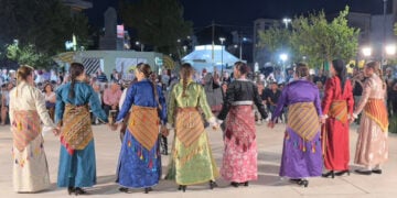 Εκτός από πιροσκί, ο Σύλλογος πρόσφερε και ποντιακή παράδοση (φωτ.: facebook / Σύλλογος Ποντίων Καματερού «Δημήτριος Ψαθάς»)